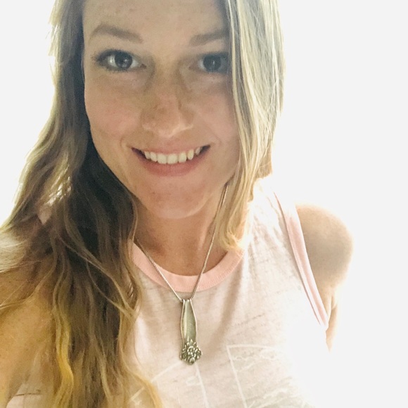 Meet your Posher, Bethany - Picture 1 of 1